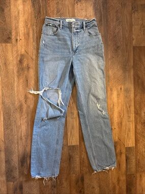 Abercrombie & Fitch 90s Straight-Leg Ultra High Rise Jeans size 27